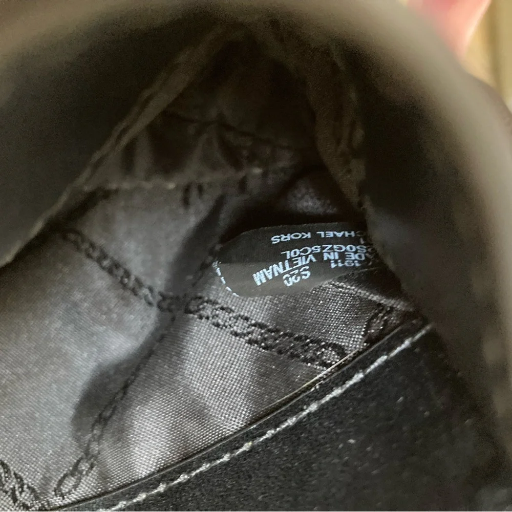 Michael Kors mercer gallery convertible small bucket bag - Picture 6 of 16